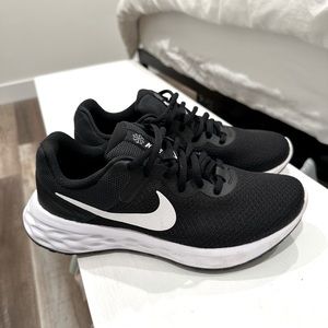 Nike Revolution Shoes Size 7.5